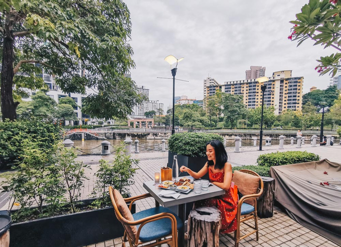 Quán cà phê ngắm vịnh Singapore Summerlong