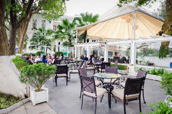 7-quan-cafe-co-view-dep-ngat-ngay-de-ngam-tron-ven-ho-guom-ivivu-8 7-quan-cafe-co-view-dep-ngat-ngay-de-ngam-tron-ven-ho-guom-ivivu-8