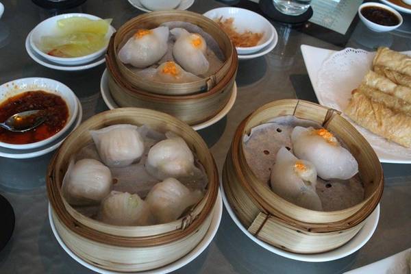 Quầy há cảo Sài Gòn đường Vĩnh Viễn với nhân tôm thịt phong phú