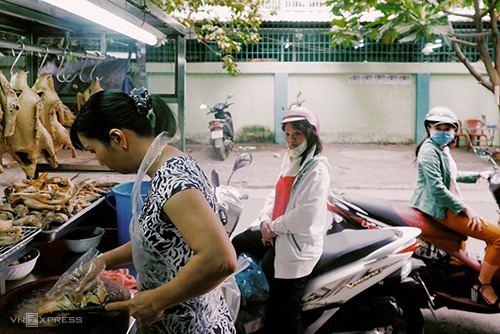 Cháo vịt tại tiệm cháo Sài Gòn