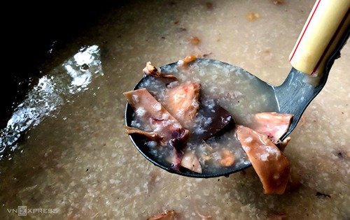 Cháo mực tại tiệm cháo Sài Gòn
