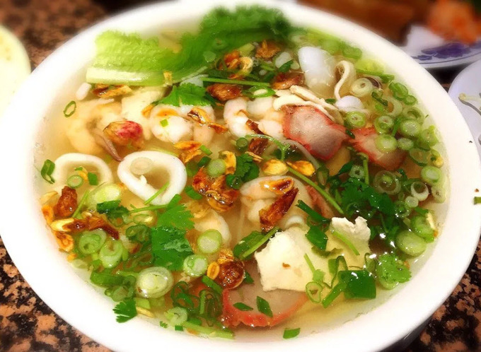 Phở Kim Long tiệm phở ở Mỹ gây ấn tượng với phở hải sản tôm cua