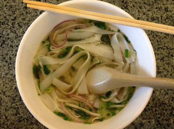 Phở Saigon 8 tiệm phở ở Mỹ có sợi phở to như mì