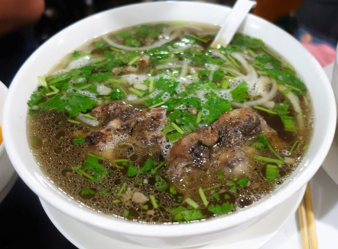 Pho Bosa tiệm phở ở Mỹ nổi bật với phở đuôi bò hun khói