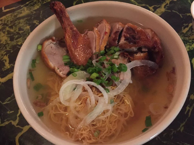Phở Annie tiệm phở ở Mỹ nổi tiếng với mì cà ri gà và phở hải sản