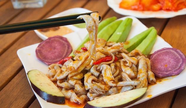 Ngắm cảnh từ cáp treo du lịch Quảng Ninh