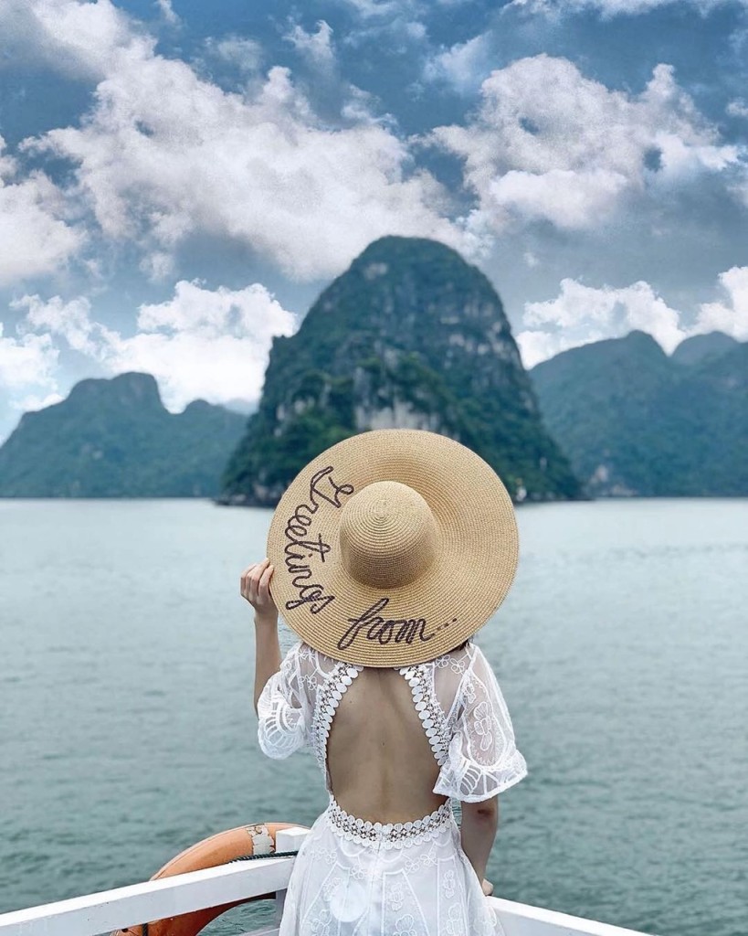 Không gian sang trọng trên du thuyền vịnh Hạ Long