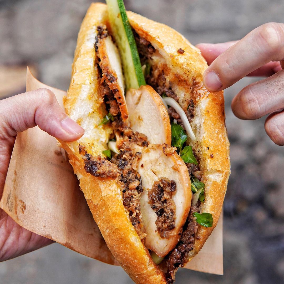 Bánh mì Madam Khánh nổi tiếng Hội An