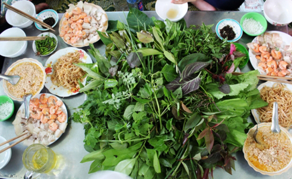 Gỏi lá rừng - đặc sản Gia Lai Gỏi lá đặc sản Gia Lai