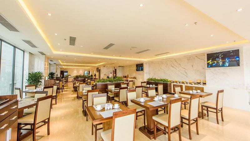 Khách sạn Đà Nẵng Adamo hướng biển
