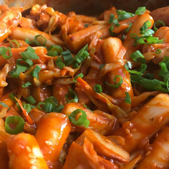 Món tteokbokki hấp dẫn trong ẩm thực Hàn Quốc