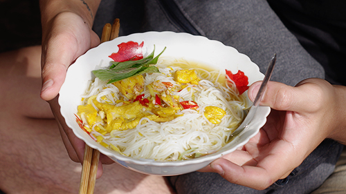 Bún cá An Giang - món bún miền Tây nổi tiếng với nước lèo từ mắm cá linh