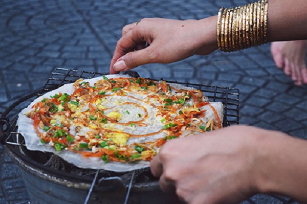 Bánh tráng nướng - món ăn đường phố Sài Gòn
