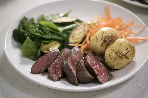 Thịt kangaroo là món ăn Australia bổ dưỡng, nạc và giàu protein