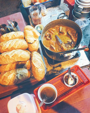 Phá lấu cô Oanh quán ăn Sài Gòn quận 4