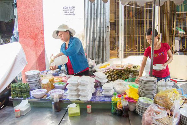 Bánh bèo thập cẩm quán ăn Sài Gòn chợ Bàn Cờ