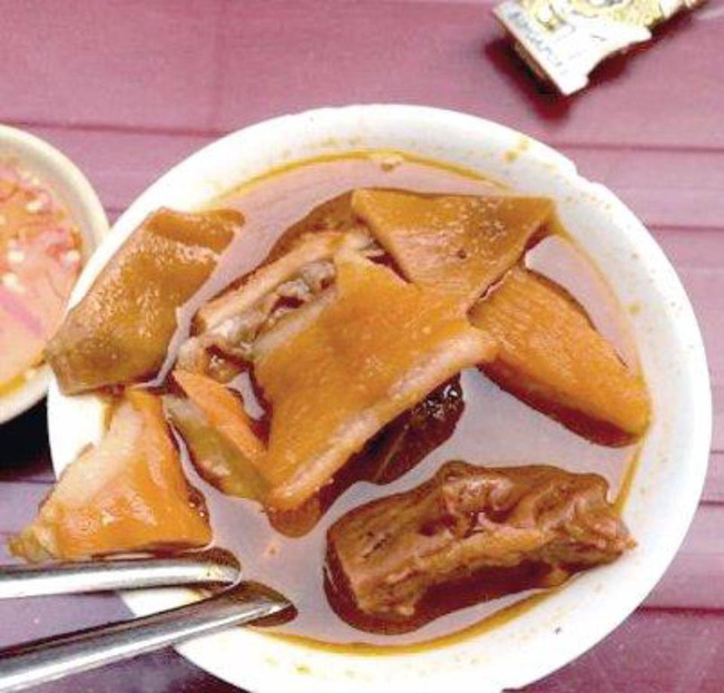 8-quan-an-nhin-tuenh-toang-nhung-ai-thu-mot-lan-cung-gat-gu-dang-dong-tien-bat-gao-ivivu-32