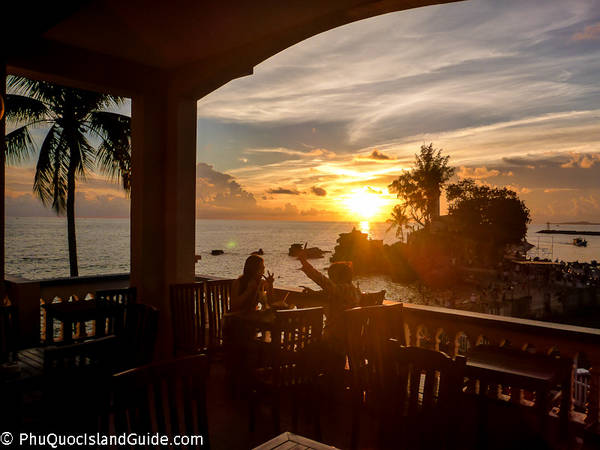 Phố Biển - Quán cà phê Phú Quốc view đẹp