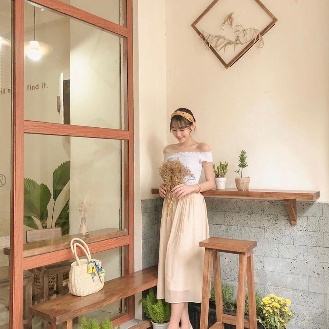 Không gian tối giản Côte Café