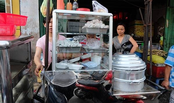 Xe sủi cảo tại khu ăn vặt Cô Giang Sài Gòn