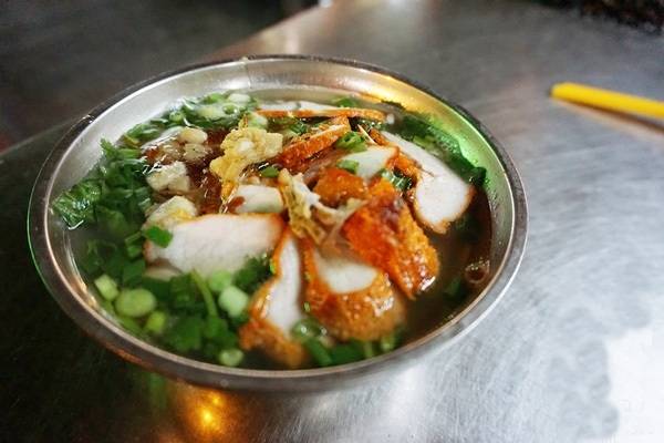 Sủi cảo ngon lành tại khu ăn vặt Sài Gòn Hà Tôn Quyền