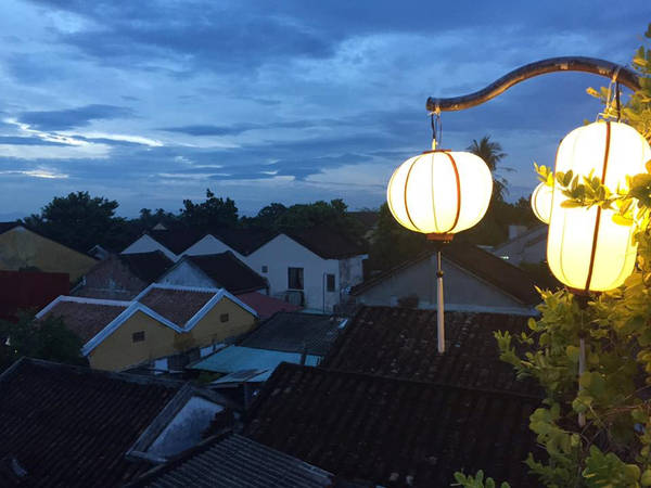 Uống cà phê trong phố cổ - Trải nghiệm Hội An thư giãn