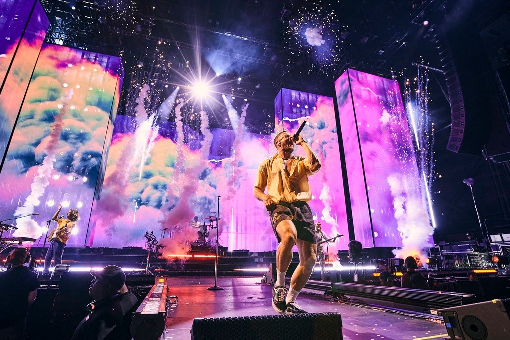 Sự kiện 8WONDER Winter 2024 với Imagine Dragons tại Sài Gòn