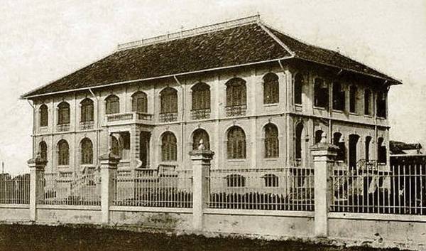 Tòa nhà Tổng giám mục du lịch Sài Gòn - Tòa nhà Tổng giám mục
