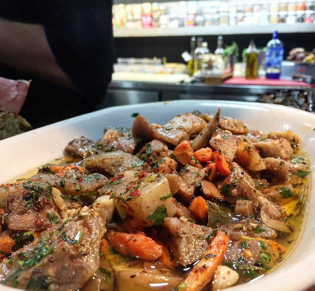 Mercado De San Telmo Buenos Aires - chợ ẩm thực thế giới với món choripán đặc sản Mercado De San Telmo Buenos Aires - chợ ẩm thực thế giới với món choripán đặc sản