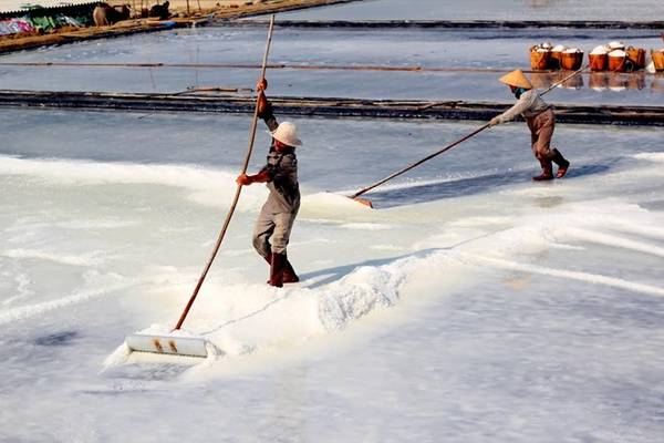 Diêm dân ở xã đảo Thiềng Liềng. Ảnh: Zing