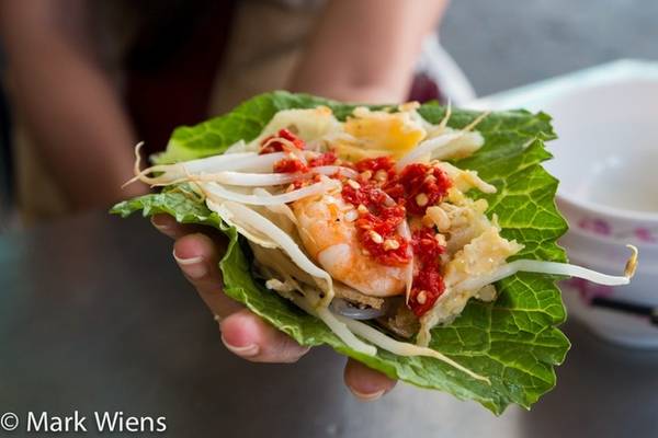 Bánh xèo món ăn vặt Sài Gòn