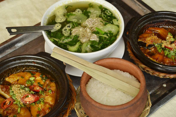 Cơm niêu ngon Vũng Tàu tại quán Tập Tàng