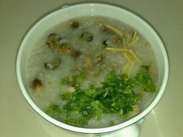 Cháo hàu ngon Vũng Tàu tại quán Trần Đồng