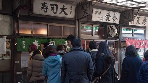 Nhà hàng Sushi Dai khó tính tại Tokyo