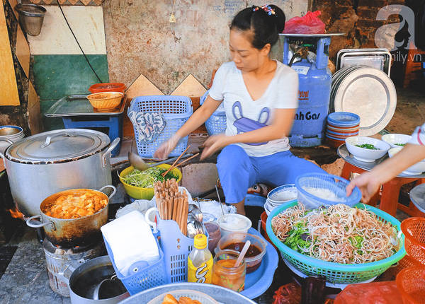 9-quan-bun-gia-mem-cho-bua-sang-ngon-tuyet-o-ha-noi-ivivu-11 9-quan-bun-gia-mem-cho-bua-sang-ngon-tuyet-o-ha-noi-ivivu-11