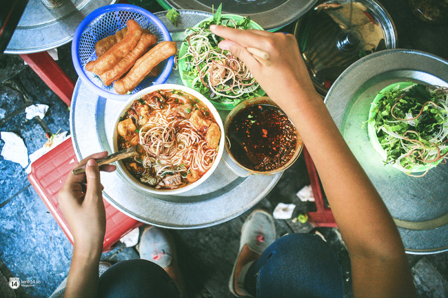 9-quan-bun-gia-mem-cho-bua-sang-ngon-tuyet-o-ha-noi-ivivu-13 9-quan-bun-gia-mem-cho-bua-sang-ngon-tuyet-o-ha-noi-ivivu-13
