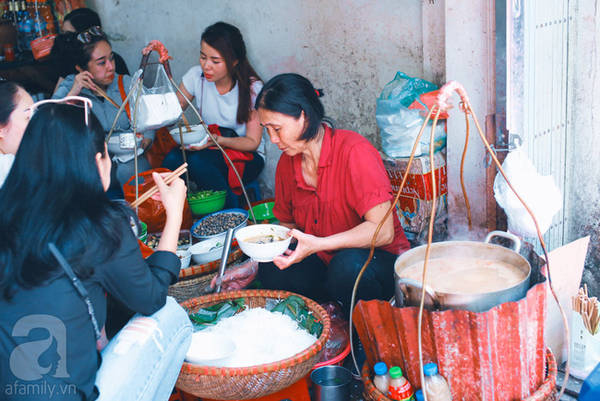 9-quan-bun-gia-mem-cho-bua-sang-ngon-tuyet-o-ha-noi-ivivu-21 9-quan-bun-gia-mem-cho-bua-sang-ngon-tuyet-o-ha-noi-ivivu-21