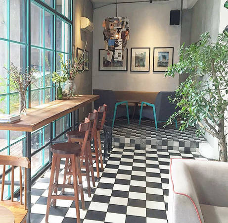 Gạch hoa trắng đen M2C bistro