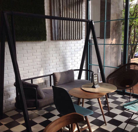Background M2C bistro Sài Gòn