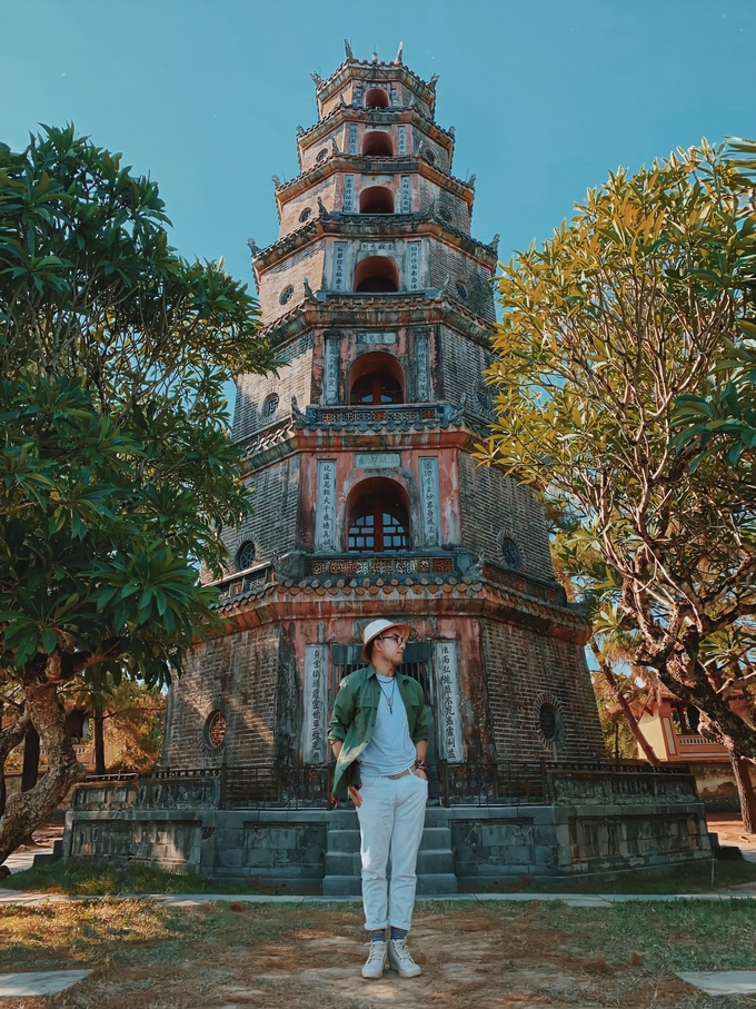 Chùa Thiên Mụ cổ kính bên dòng sông Hương
