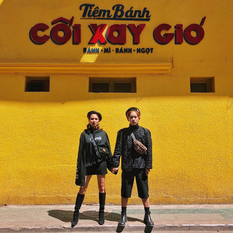 ai-bao-da-lat-chi-hop-style-mo-mong-cool-ngau-nhu-doi-ban-than-nay-van-co-ca-ro-anh-than-thai-ivivu-4