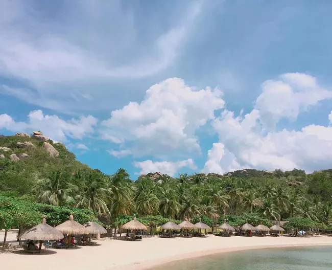 Check in bãi biển trong vắt tại Bình Lập Check in bãi biển trong vắt tại Bình Lập