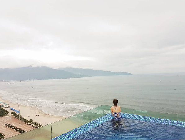 Hồ bơi mosaic A La Carte Đà Nẵng