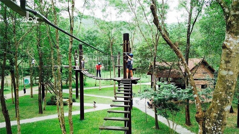 Trò chơi mạo hiểm zipline tại Huế