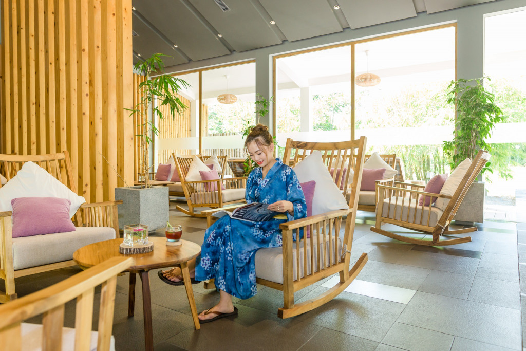 Bungalow gỗ Alba Wellness Valley dưới chân đồi