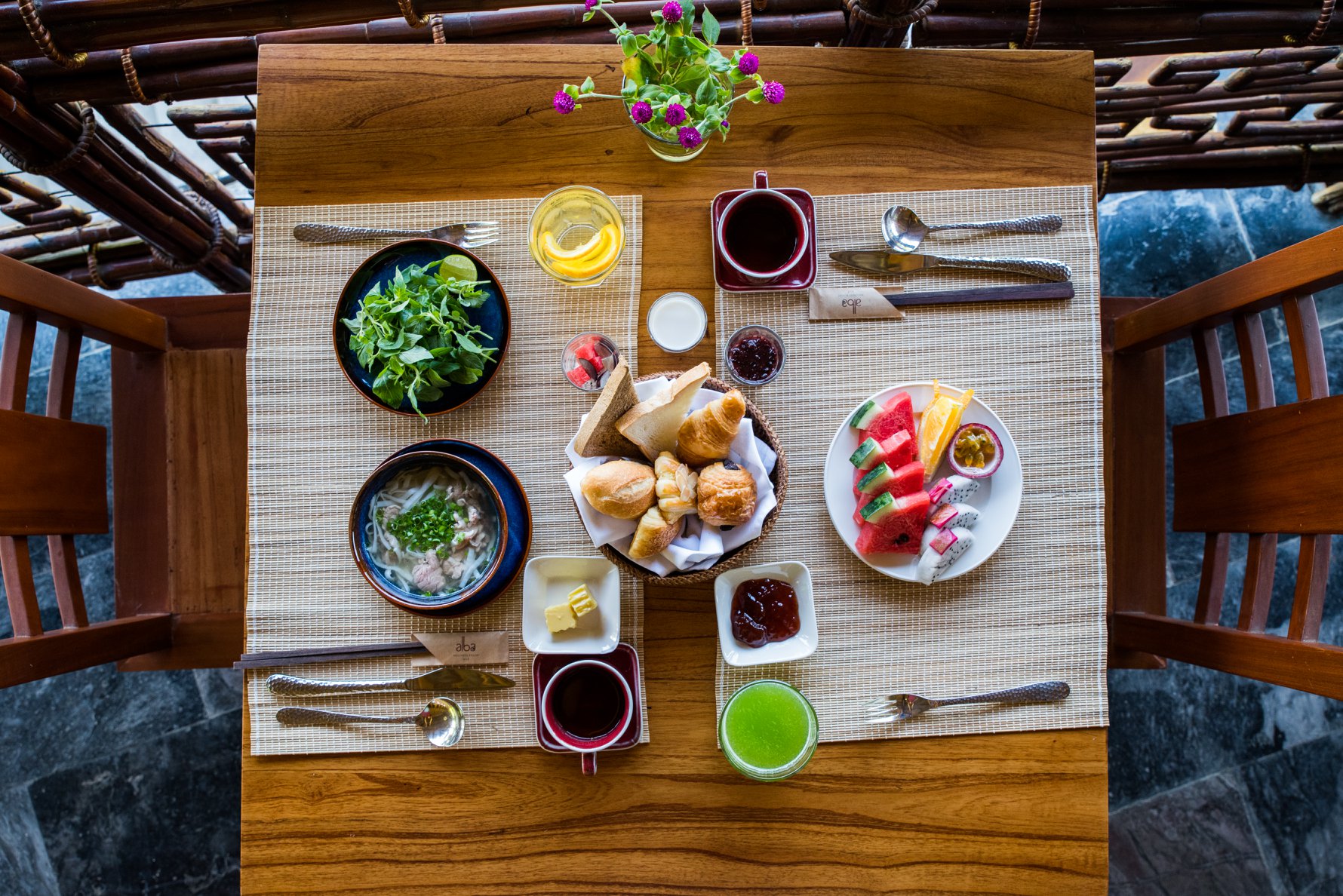 Bữa sáng lành mạnh tại Alba Wellness Valley by Fusion Huế