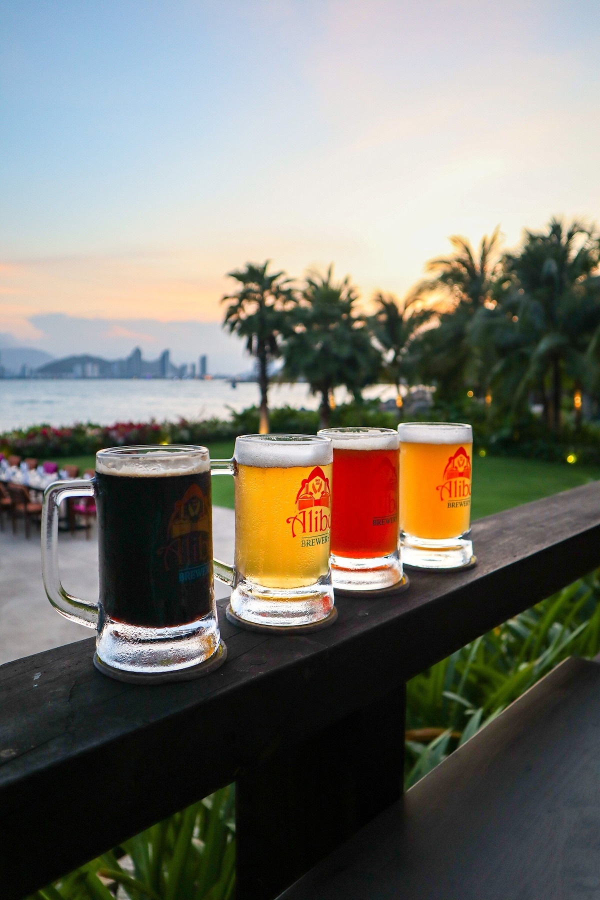 Thưởng thức bia thủ công tại Alibu Nha Trang