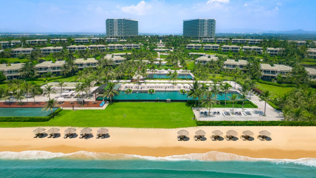ALMA Cam Ranh nằm bên Bãi Dài thơ mộng