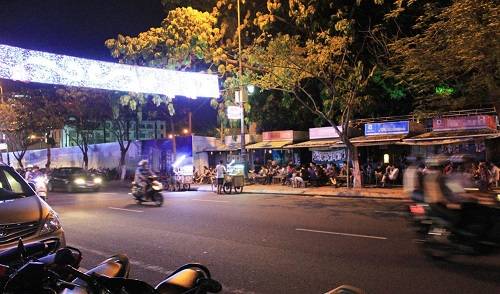 Âm hưởng Đà Nẵng qua ly cà phê đêm