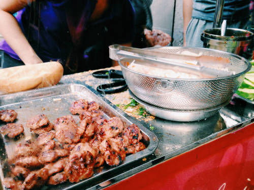 Bánh mì thịt nướng Nguyễn Trãi